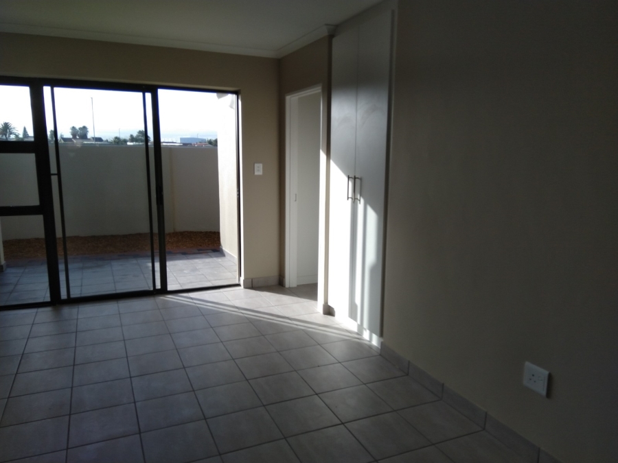 To Let 3 Bedroom Property for Rent in Stellendale Western Cape